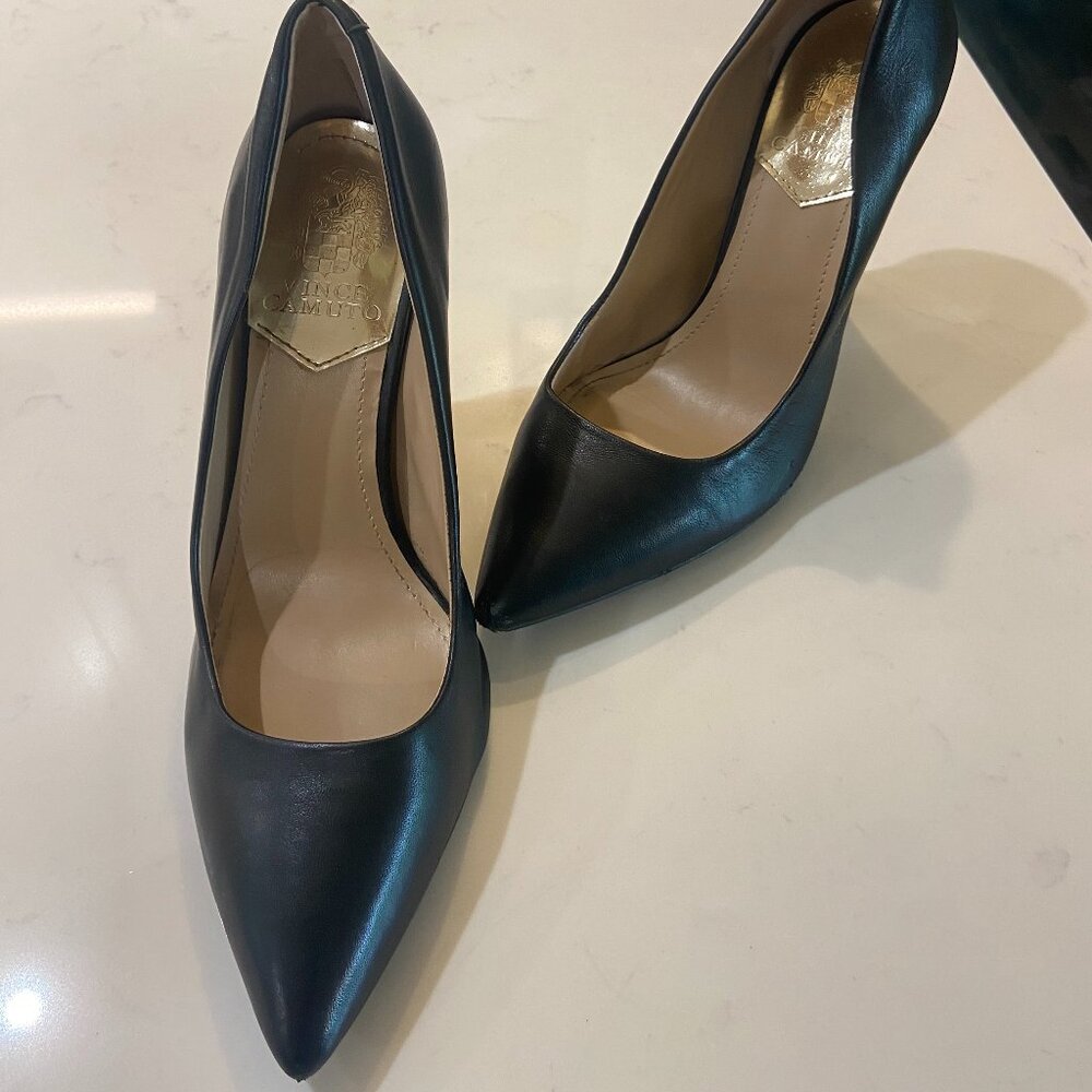Vince Camuto Soft Black Leather Pumps - 4-1/4" Wooden Heel - Gently Worn